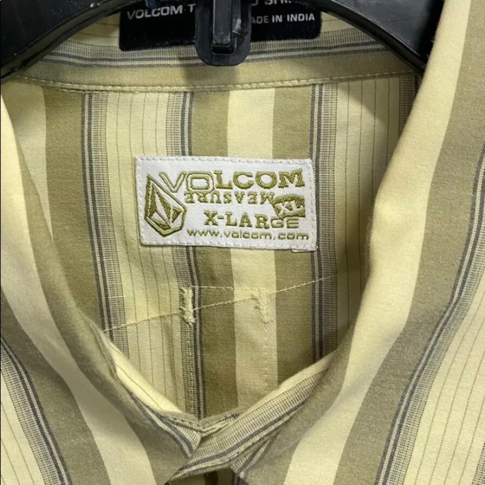 Volcom Button Down Shirt - Picture 2 of 3